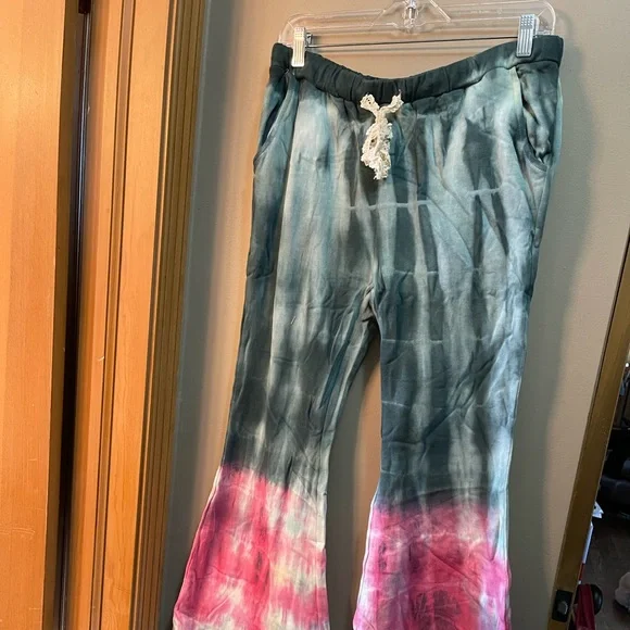 POL Tie Dye Boho Flare Leg Sweatpants New in Package - Picture 4 of 6